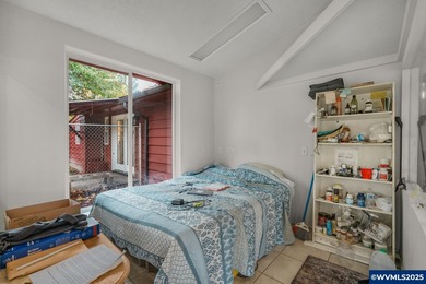 Fantastic property on nearly an acre with territorial views and