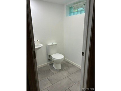 Welcome to this beautifully updated 3-bedroom, 1.5-bath home - photo 11