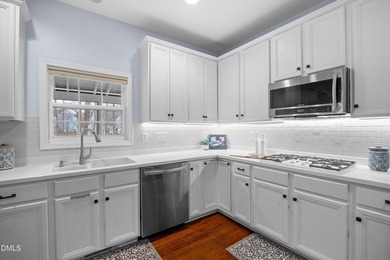 Welcome to 2813 Carriage Meadows Drive, a goregous 5-bedroom - photo 15