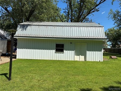 Welcome to this beautifully updated 3-bedroom, 1.5-bath home - photo 19
