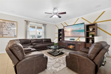 Discover this stylish, spacious, and well-kept 4-bedroom, 2 - photo 4