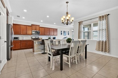Discover this stylish, spacious, and well-kept 4-bedroom, 2 - photo 7