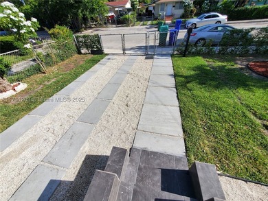Location ! This Income Property, located on one of Wynwood's - photo 4