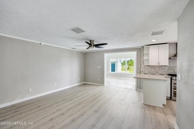 MUST SEE!! Newly renovated Mandarin home featuring bright - photo 4