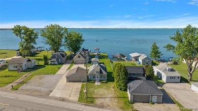 Enjoy the best of waterfront living on all-sports Lake St - photo 1