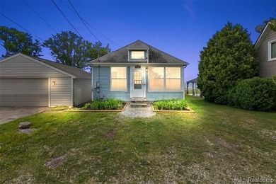 Enjoy the best of waterfront living on all-sports Lake St - photo 2