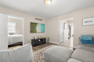 Enjoy the best of waterfront living on all-sports Lake St - photo 4