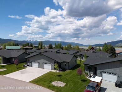 Pristine, owner-occupied townhome. South-facing for beautiful - photo 5