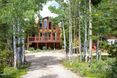 Charming cabin tucked into a large, beautifully tree'd lot! - photo 3