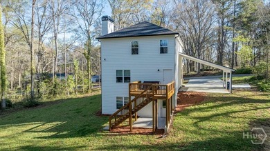 Stunning 4-bedroom, 4.5-bath, nearly new home just minutes from - photo 4