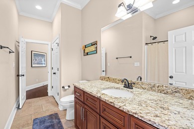 This exceptional 5 bedroom, 4 bath custom home with over 6,000 - photo 15