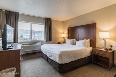 Exciting Investment Opportunity: Quality Inn Hotel at the mouth - photo 6