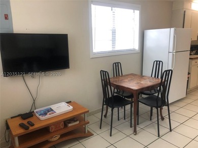 PRIME MULTI-FAMILY INVESTMENT OPPORTUNITY / T4-R ZONED. Rare - photo 18