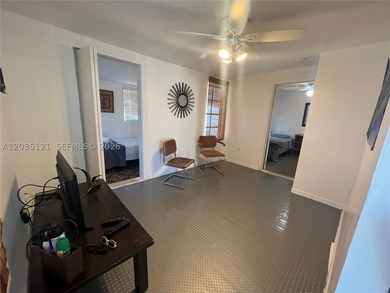 PRIME MULTI-FAMILY INVESTMENT OPPORTUNITY / T4-R ZONED. Rare - photo 20