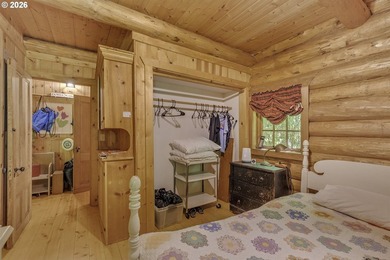 Experience a unique log cabin getaway at Fishhawk Lake, built - photo 21