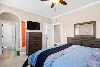 This exceptional 5 bedroom, 4 bath custom home with over 6,000 - photo 23