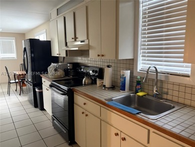 PRIME MULTI-FAMILY INVESTMENT OPPORTUNITY / T4-R ZONED. Rare - photo 26