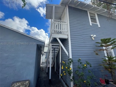 PRIME MULTI-FAMILY INVESTMENT OPPORTUNITY / T4-R ZONED. Rare - photo 32