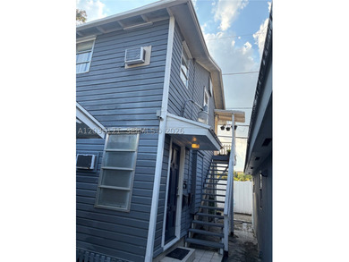 PRIME MULTI-FAMILY INVESTMENT OPPORTUNITY / T4-R ZONED. Rare - photo 33