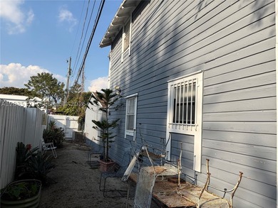 PRIME MULTI-FAMILY INVESTMENT OPPORTUNITY / T4-R ZONED. Rare - photo 41