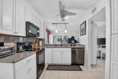 Fully Furnished Turnkey! Bright, beautifully renovated 3-bedroom - photo 7