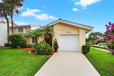LOCATION! LOCATION! DISCOVER THIS RARE 3/2/GARAGE SUNLIT CORNER - photo 2