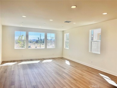 Beautiful brand new home within minutes to the beach! This - photo 2