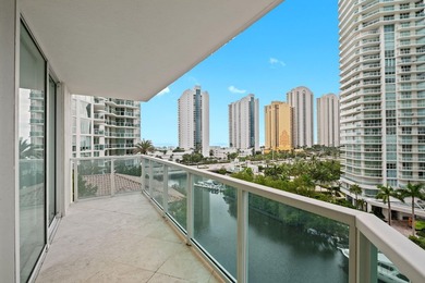 BEAUTIFUL LARGE 3 BEDROOM, 2 BATHROOM CONDO. BEST LINE IN ST - photo 1