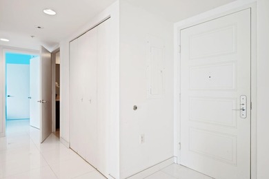 BEAUTIFUL LARGE 3 BEDROOM, 2 BATHROOM CONDO. BEST LINE IN ST - photo 7