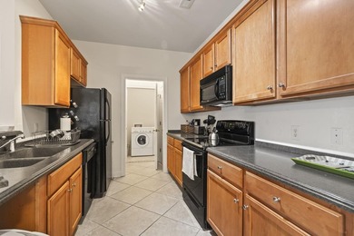 Gorgeous and well maintained two-bedroom, two full bath - photo 18