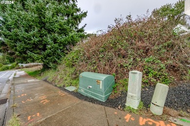 Calling all builders and developers! This prime 1.72-acre - photo 18