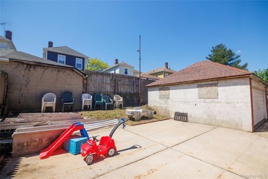 Stunning Detached Home in Morris Park - 1715 Hering Ave, Bronx - photo 28