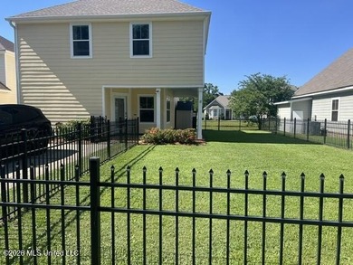 Well maintained home close to Greyhound Stadium and Downtown! On - photo 2