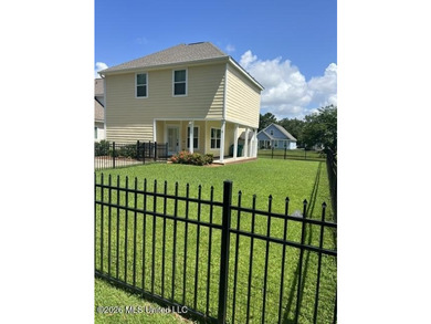 Well maintained home close to Greyhound Stadium and Downtown! On - photo 3