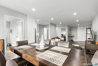 One-of-a-kind/ Fully-renovated/ Move-in-ready 8th floor