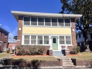 Explore this two-story duplex located in Springfield. Each unit - photo 1