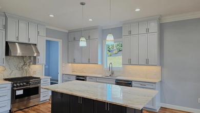 For Sale: Craftsman Masterpiece on the 12th Tee at Woodfin Ridge - photo 12