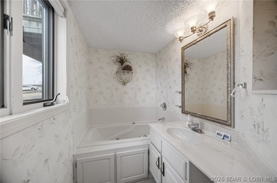 Come see this perfectly laid out condo that comes fully - photo 15