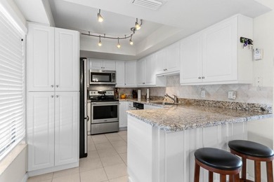 Bright and spacious 2 bedroom 2 bath condo located in the beach - photo 7