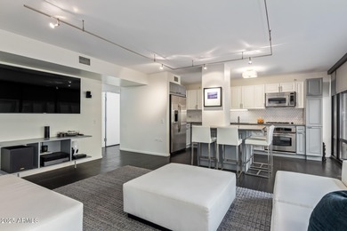 Gorgeous 4th-floor 2 bedroom, 2 bathroom residence flooded with