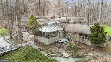 Nestled in the heart of Worthington Valley, this extraordinary - photo 4
