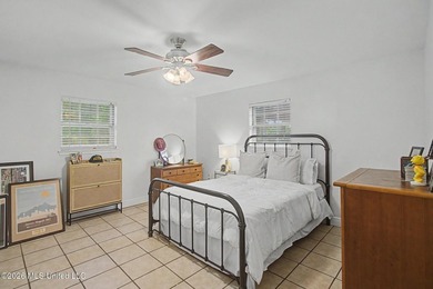 Absolutely precious and move-in ready! This charming 2-bedroom - photo 7