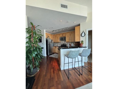 Enjoy vibrant downtown living at its best!
Welcome to Apartment