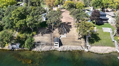 100 Feet. Yes, 2 lots wide. One of the most incredible building - photo 6