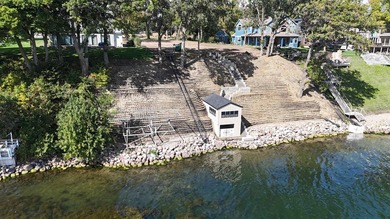 100 Feet. Yes, 2 lots wide. One of the most incredible building - photo 9