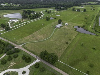 Awesome 2BR/2BA Barndominum with 5,635 total sq ft under roof on - photo 2