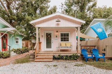 Welcome to Front Beach Cottages, one of Ocean Springs' most - photo 4