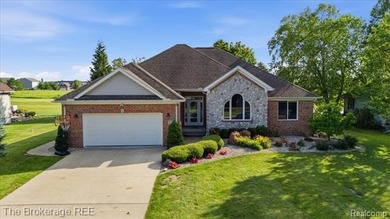 Welcome to one of Woodridge Farms' most desirable locations! - photo 1