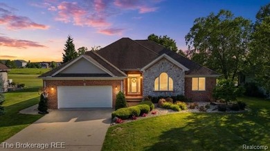 Welcome to one of Woodridge Farms' most desirable locations! - photo 2