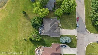 Welcome to one of Woodridge Farms' most desirable locations! - photo 4